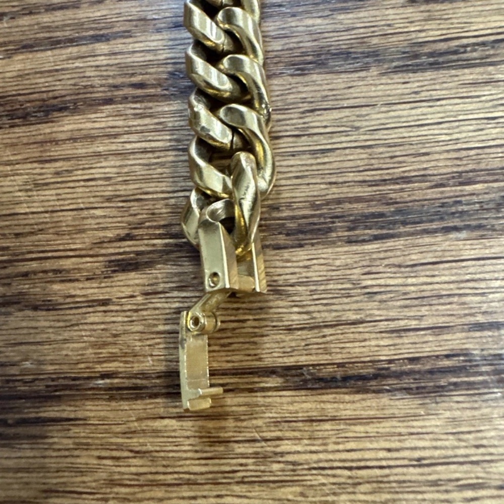 Mickey Gold Chain Watch - Picture 7 of 9